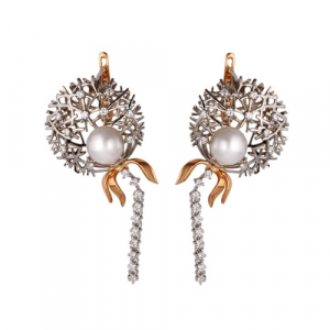 Gold earrings with diamond and parls