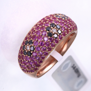 Золотое кольцо с бриллиантом и розовым сапфиром