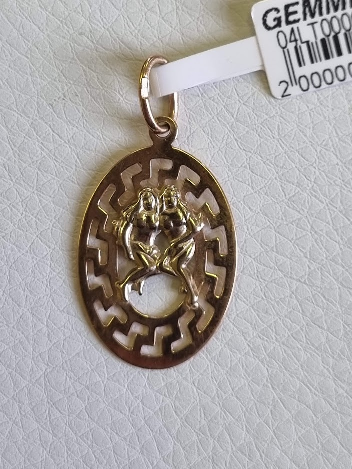 Gold pendant