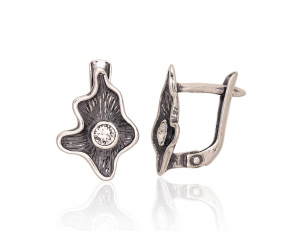 Silver earrings with 'english' lock