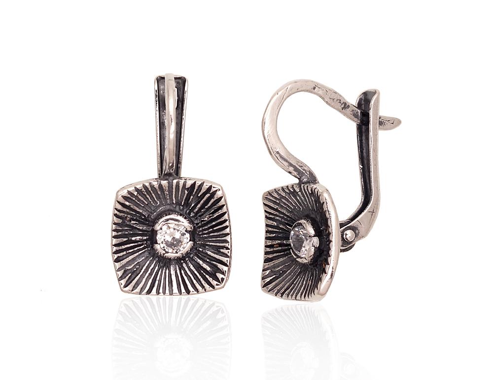 Silver earrings with 'english' lock