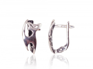 Silver earrings with 'english' lock