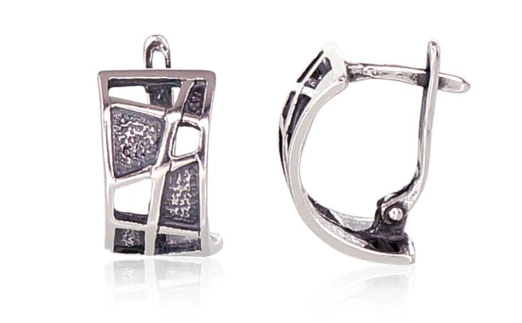 Silver earrings with 'english' lock