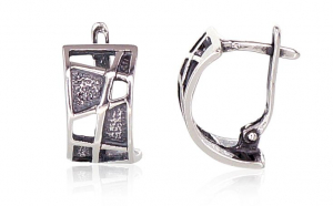 Silver earrings with 'english' lock