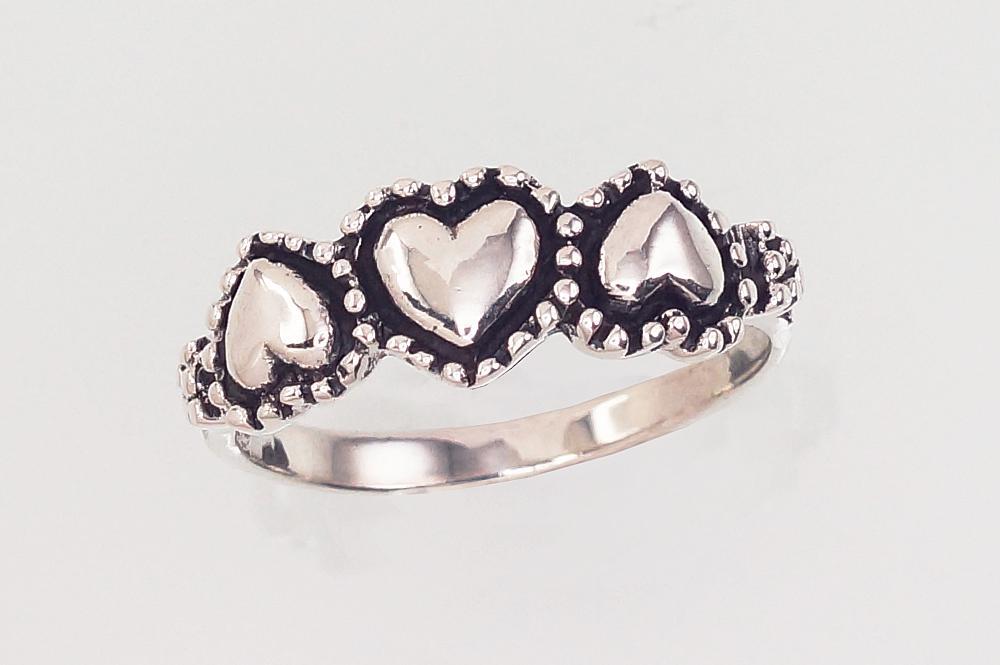 Серебряное кольцо