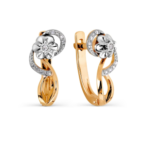 Gold earrings with diamond