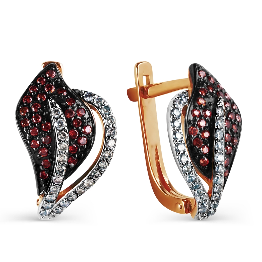 Gold earrings with diamond