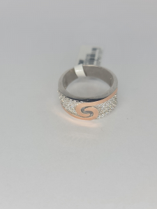 Silver ring with phianite
