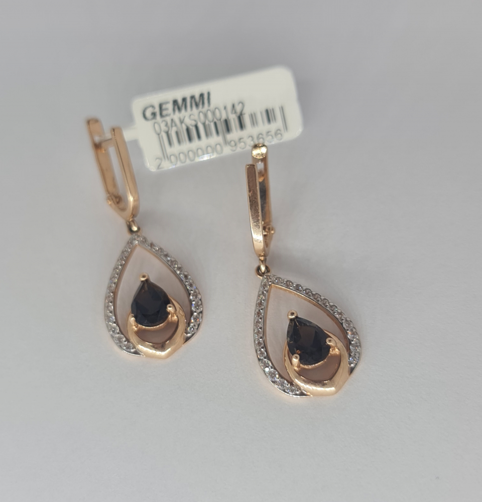 Gold earrings with phianites