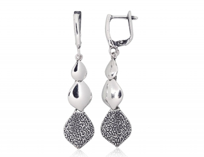 Silver earrings with 'english' lock