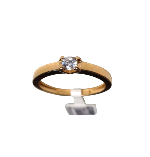 Gold ring with phianite