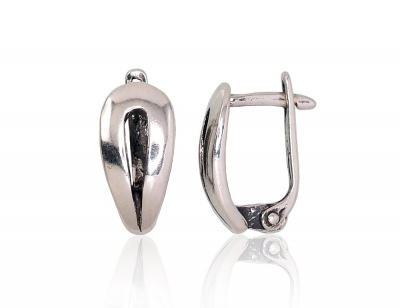 Silver earrings with 'english' lock