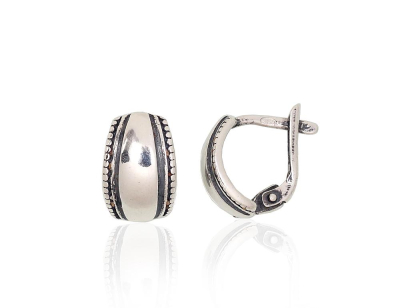 Silver earrings with 'english' lock